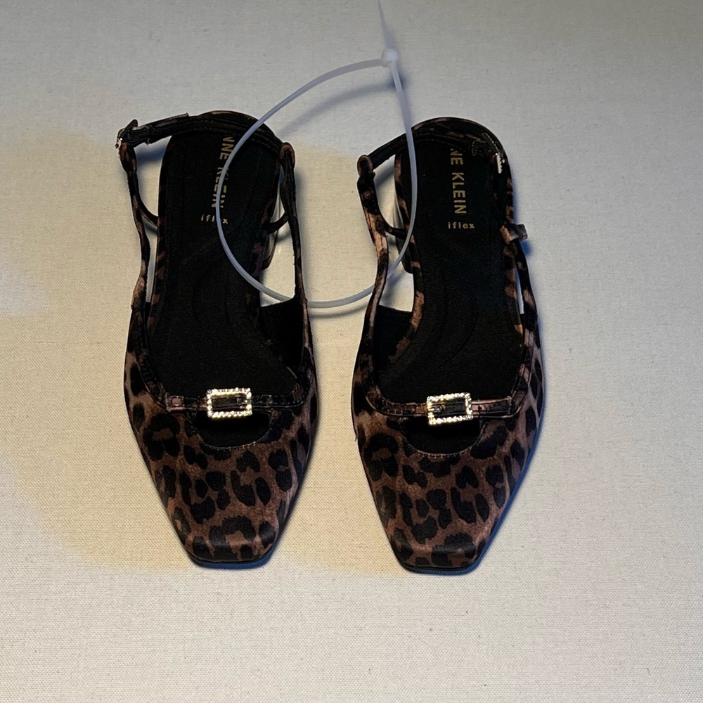 Anne Klein Natalie Leopard Print Snip Toe Slingback Flats - Picture 2 of 4